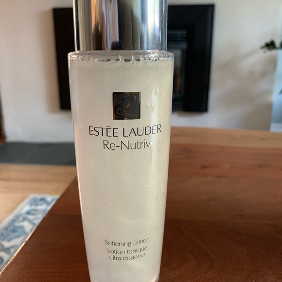 Estée Lauder - Picture 1 of 4